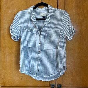 Blue and white striped short sleeve button up linen size extra small